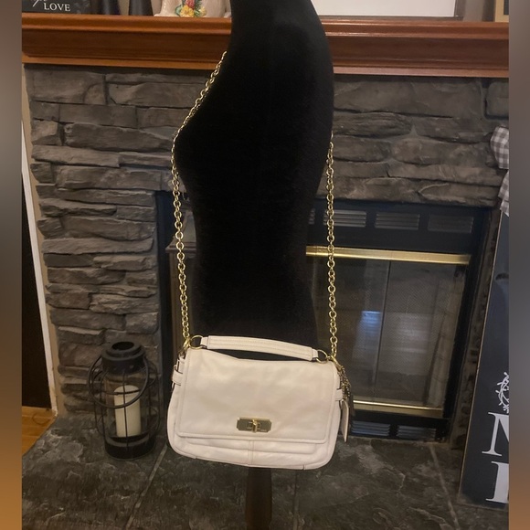 Coach Handbags - Coach Cream Vintage Chelsea Leather Convertible Crossbody Bag F17825